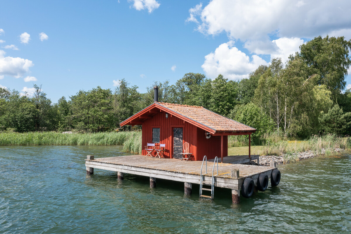 Bastuhuset och brygga