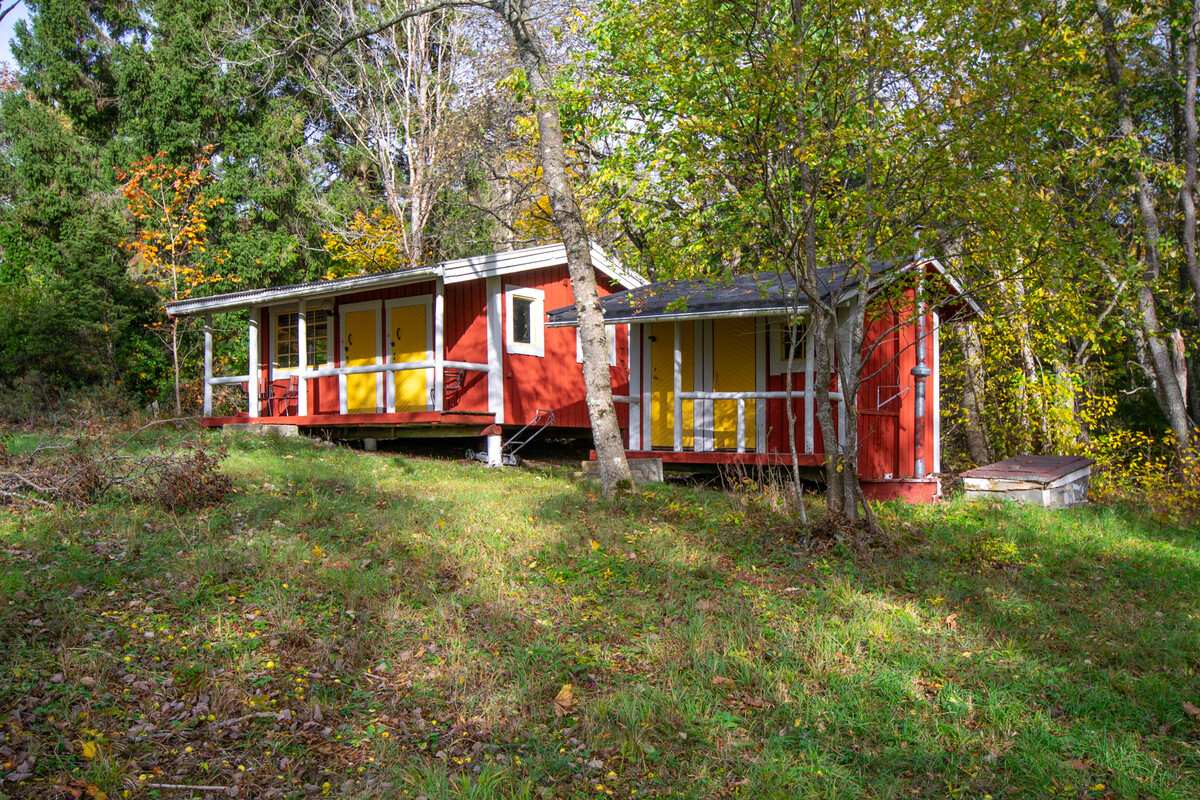 Gäststuga samt förråd/toalett