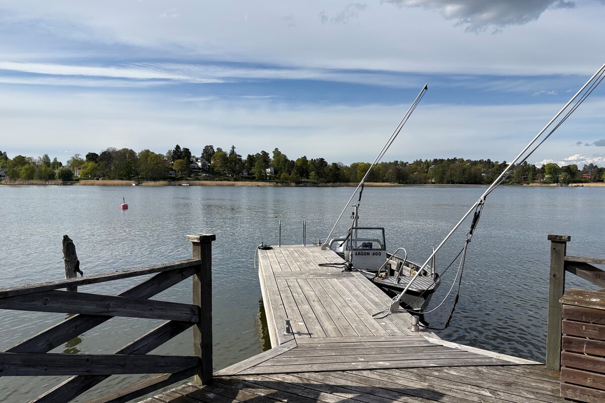 Man delar bryggan med närmaste grannen