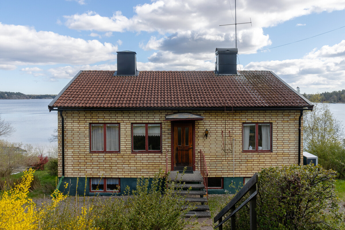 Sjönära Grönviksvägen Rindö1 av 12)