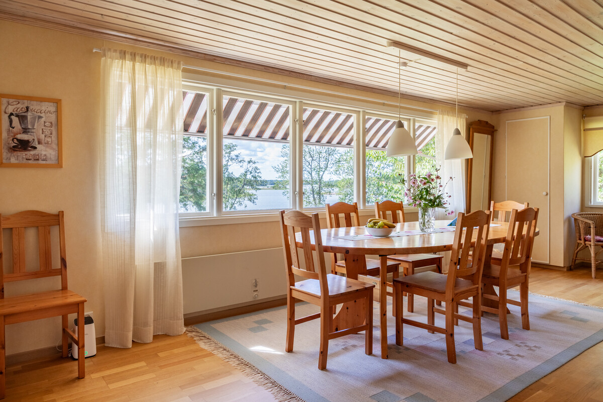 Matplats med parkettgolv