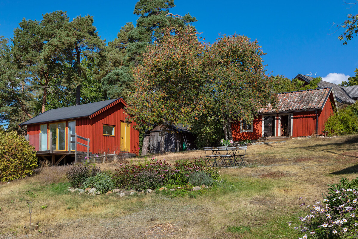 Attefall/Yogastudio och vedbod