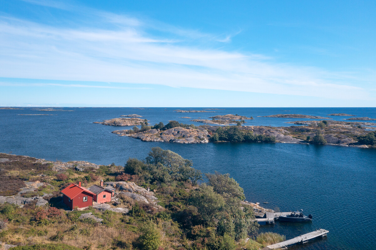 Bod nr 1 med vy över havet