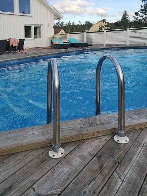 Ägarens sommarbild av poolen Ägarens sommarbild av poolen