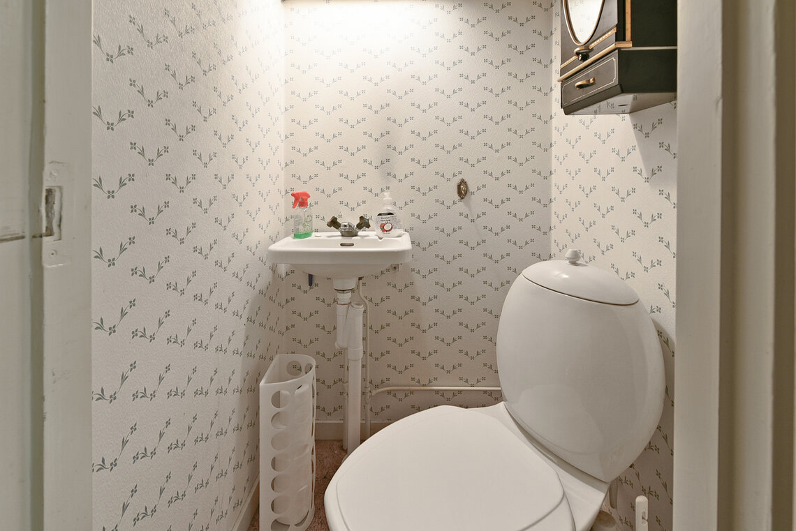 Toalett i källaren Toalett i källaren