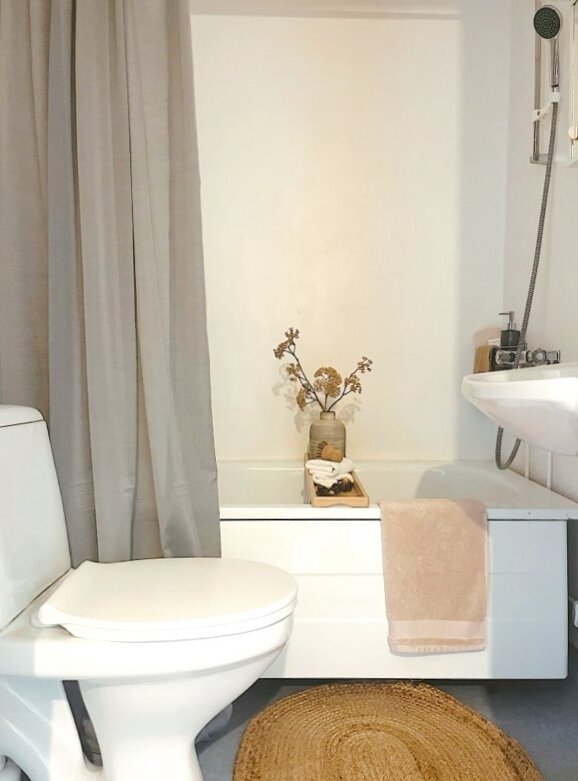 Badrum (säljarens bild) Badrum (säljarens bild)