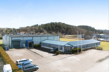 Industrifastighet i Lindome med bra lager- och kontorsytor – säljes tomställd