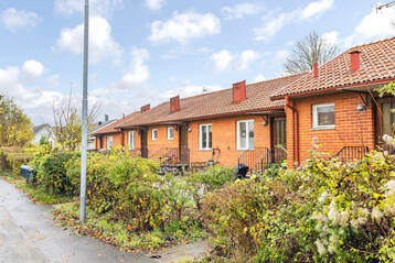 Hyresfastighet med 13 radhus